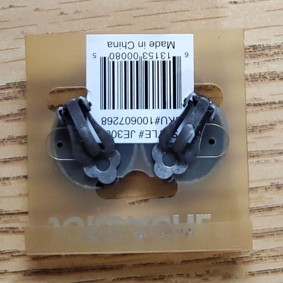 New Jordache Hearts & Crescent Moon Antique Silver Large Button Clip On Earrings - Picture 3 of 3